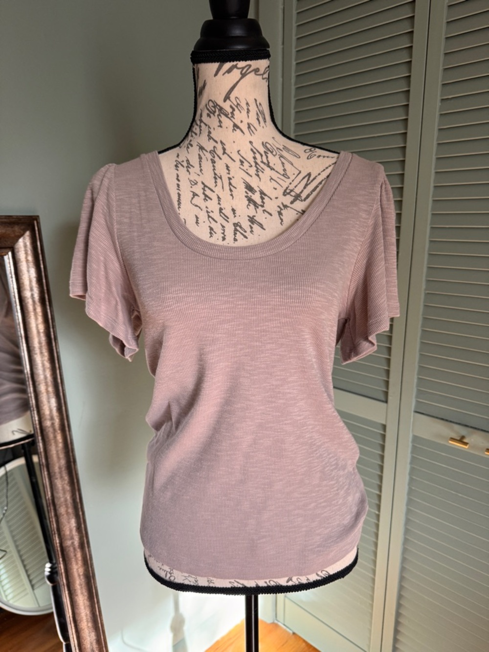 GAP Flutter Sleeve Scoop Tee in taupe.